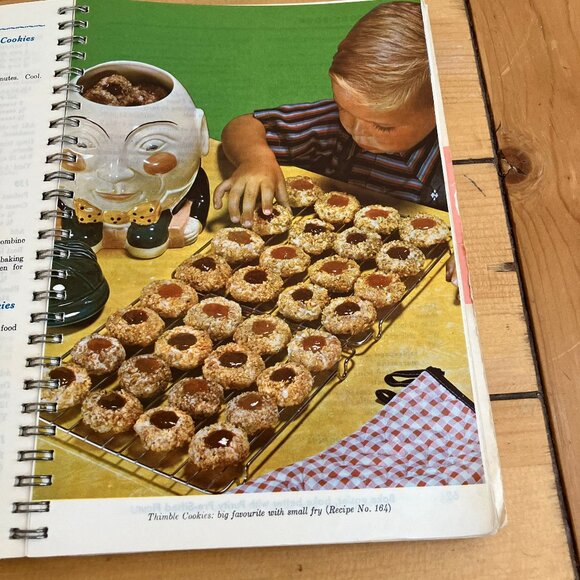 Purity Cook Book 1970s Canada Maple Leaf Mills Cooking Guide - Picture 7 of 9